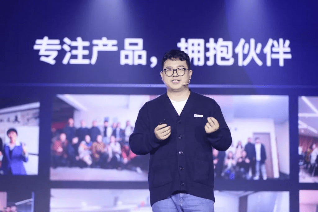 Xiao Hong (Founder & CEO) và Ji Yichao (Co-founder & Chief Scientist).