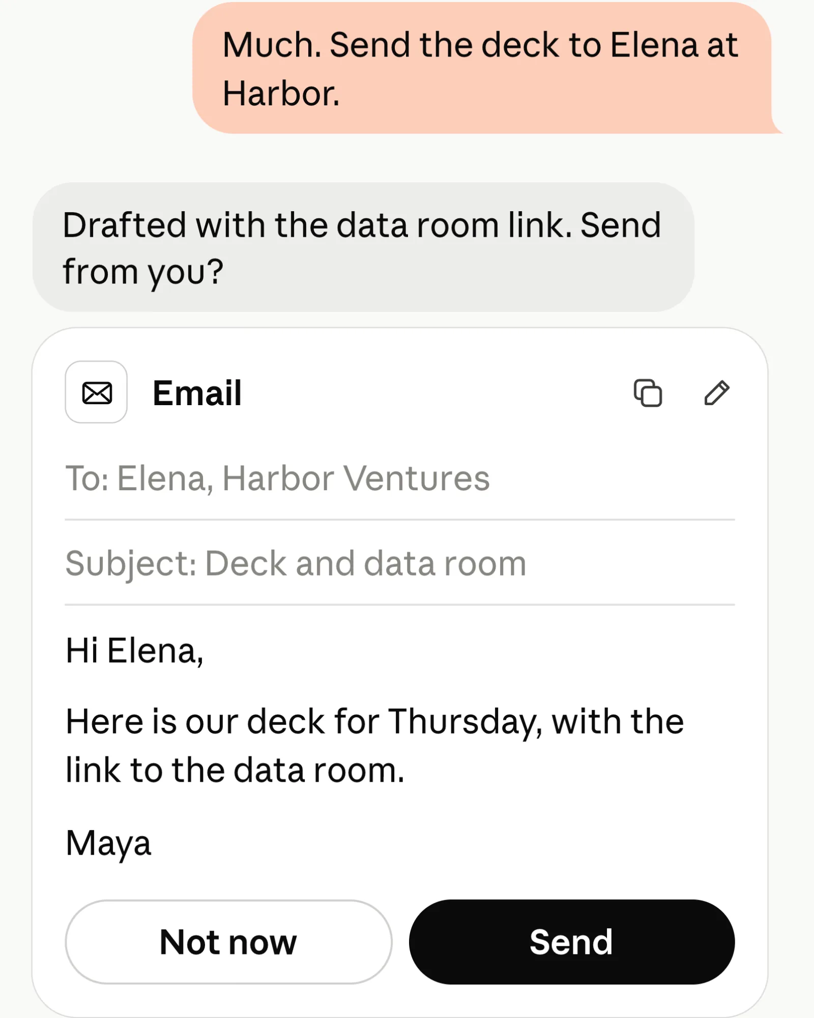 Thẻ xác nhận chờ người dùng bấm duyệt trước khi gửi email trong demo của hãng